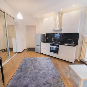  Apartament Poznanska Apartment. Great Location. Center