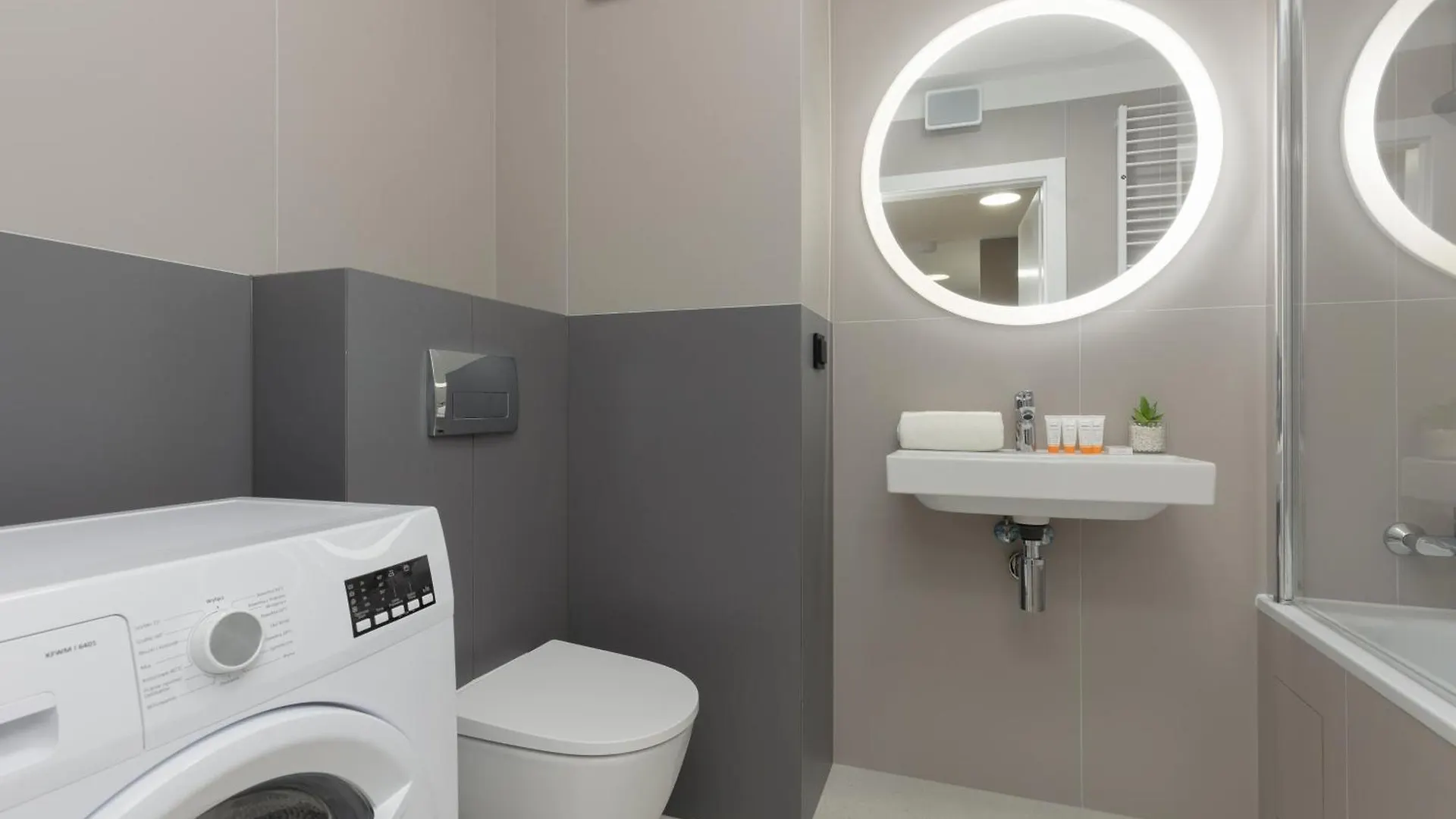 Aparthotel Mokotow Business Center By Noclegi Renters Warsaw Apartment
