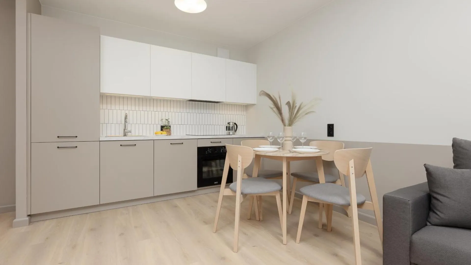 Aparthotel Mokotow Business Center By Noclegi Renters Warsaw Apartment