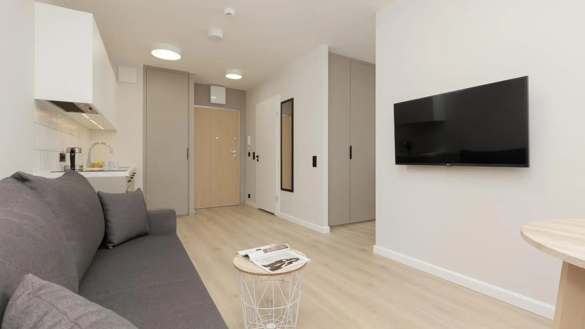 Aparthotel Mokotow Business Center By Noclegi Renters Warsaw Apartment
